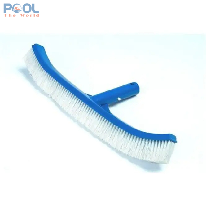 Đánh Bay Mảng Bám Trong Hồ Bơi Với Bàn Chải Chuyên Dụng – An Toàn & Tiết Kiệm