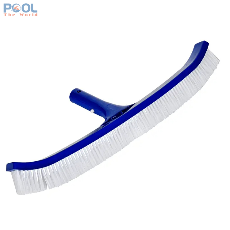 Không Còn Rêu Mốc – Bàn Chải Hồ Bơi Là Giải Pháp Sạch Đến Từng Kẽ Gạch
