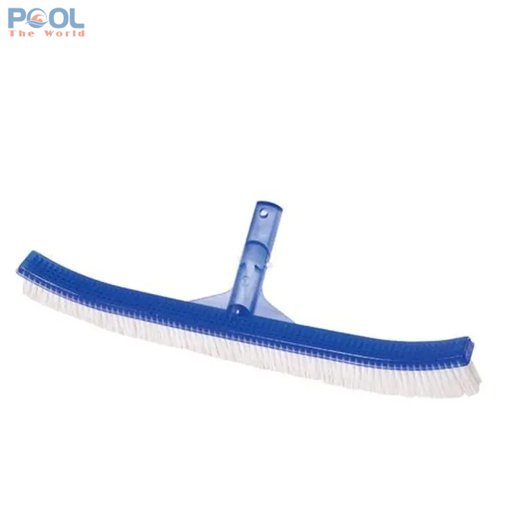 Không Còn Rêu Mốc – Bàn Chải Hồ Bơi Là Giải Pháp Sạch Đến Từng Kẽ Gạch