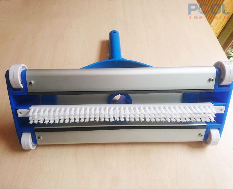 Không Cần Máy Móc Đắt Tiền – Chỉ Với Bàn Hút Hồ Bơi, Hồ Sạch Như Mới
