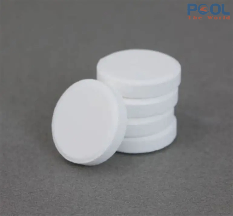 Hóa chất clo tan chậm trong xử lý nước hồ bơi – Lựa chọn tiết kiệm và hiệu quả
