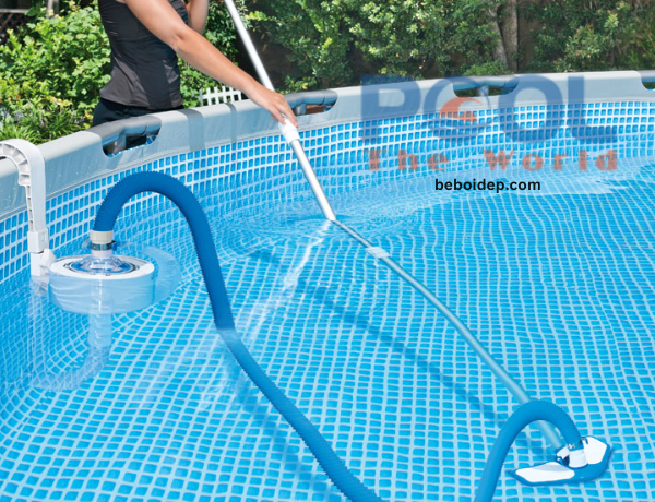 Cách thay thế và bảo quản dụng cụ trong combo vệ sinh hồ bơi