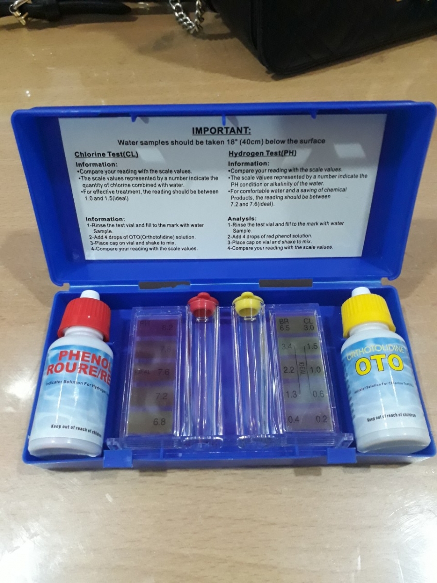Dụng cụ vệ sinh bể bơi