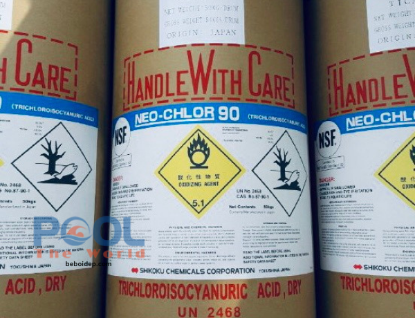 Hồ bơi xanh do tảo? Dùng ngay TTCA Japan 90% hạt để nước trong trở lại