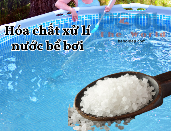 Làm sạch hồ bơi nước nhiều cặn tảo với nhôm sunfat keo tụ