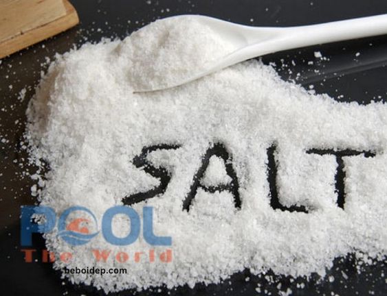 Muối tinh khiết chuyên dụng cho hồ bơi có gì khác muối ăn thông thường?