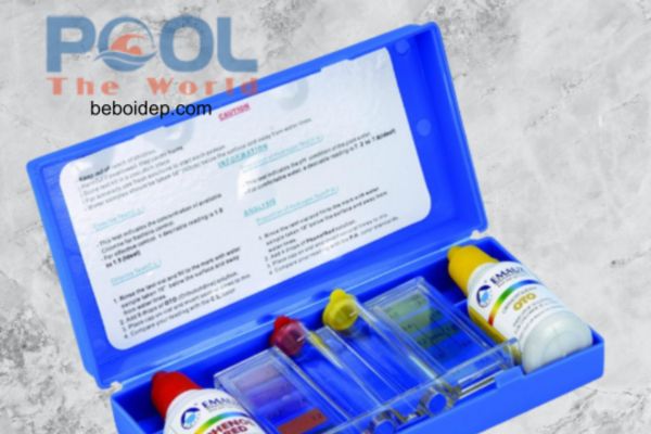 Nước hồ bơi chuyển màu bất thường kiểm tra ngay với bộ test pH Clo