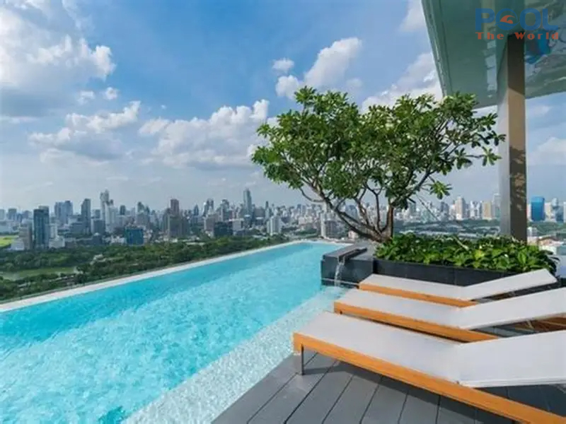 Lí Do Nên Dùng Oxy Già Công Nghiệp Để Làm Sạch Hồ Bơi