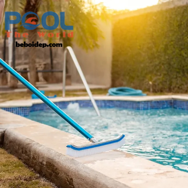 Sào nhôm 5m mới mua nhưng đã bị rơ ren, tuột khóa thường do ren nhựa gia công chưa chuẩn, khóa vặn siết không khớp với ống, hoặc lớp nhôm quá mỏng khiến phần ren nhanh biến dạng khi xoay mạnh. Một số trường hợp còn do người dùng lắp sai chiều hoặc siết quá lực ngay từ lần đầu.