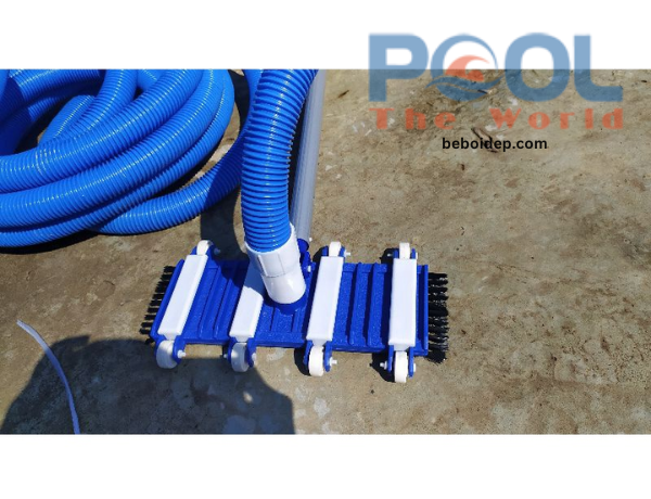 Cách sử dụng bàn hút đáy hồ bơi đúng kỹ thuật giúp kéo dài tuổi thọ thiết bị