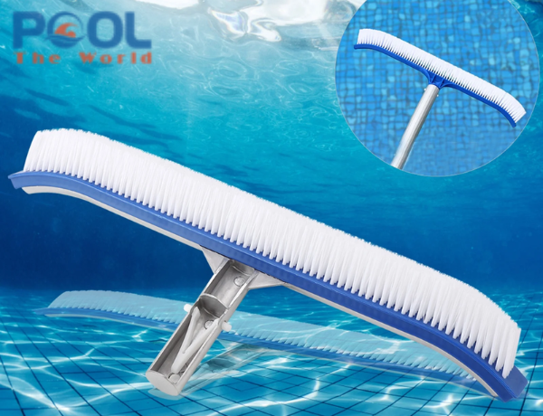 Bàn chải hồ bơi giá rẻ có ảnh hưởng đến hiệu quả vệ sinh không?