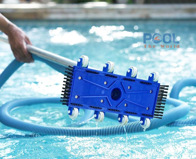 Bàn hút đáy hồ bơi 8 bánh chổi cọ 2 đầu xanh dương – Thiết kế linh hoạt cho mọi loại bể