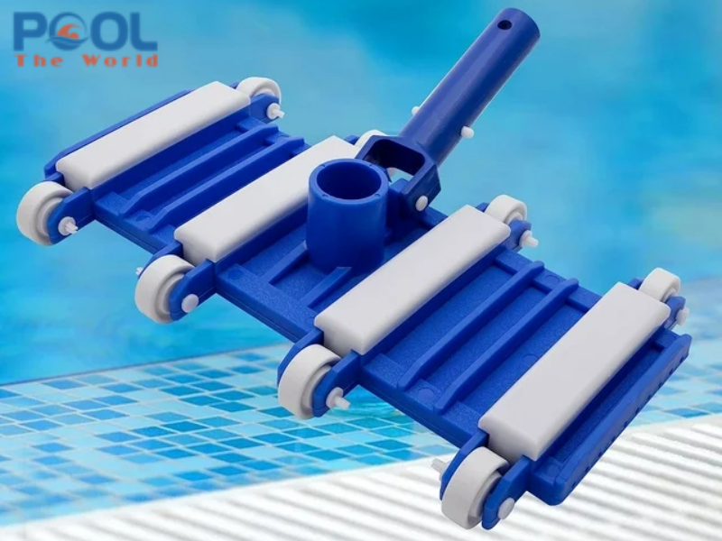 Bàn hút đáy hồ bơi có làm tốn điện không? Giải đáp chi tiết cho chủ hồ bơi