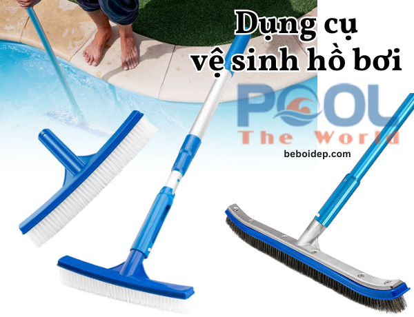 Cách đánh sạch màng nhớt vách sâu nhờ sào nhôm 7m và bàn chải dùng cho hồ bơi