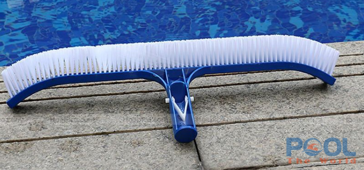 Đánh bay mọi rêu tảo với 5 bàn chải chuyên dụng từ Thế Giới Bể Bơi