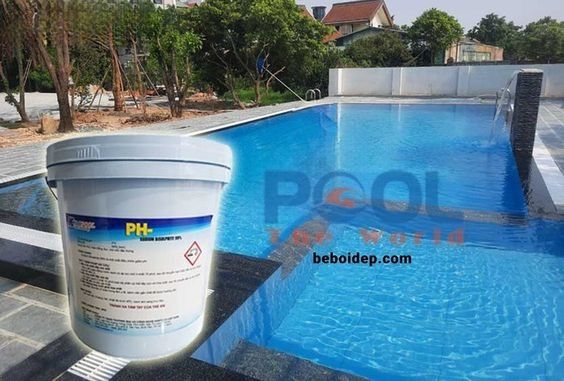 Duy trì chỉ số nước lý tưởng với hóa chất giảm pH hồ bơi giúp làn nước luôn trong xanh