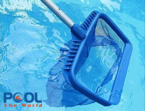 Mép vát của khung vợt rác hồ bơi có tác dụng gì khi vớt rác?