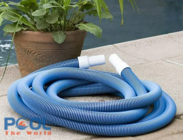 Ống Hút Hồ Bơi Loại Dày Có Thực Sự Hạn Chế Tình Trạng Gập Và Xẹp Khi Vệ Sinh?
