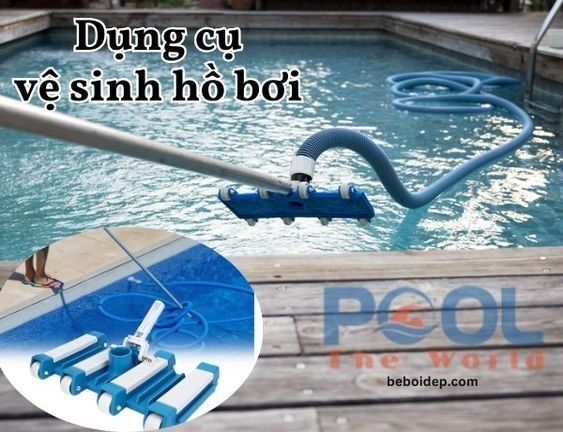 Sự kết hợp giữa bàn hút nhôm 4 bánh xe và sào nhôm 5m giúp đáy hồ sạch cặn bẩn