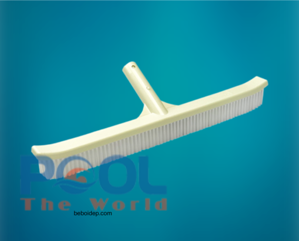 Tại sao bàn chải dùng cho hồ bơi là vũ khí bí mật để tiêu diệt rêu tảo tận gốc?