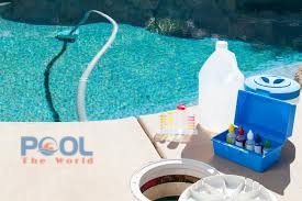 Tại sao nước hồ bơi cần được xử lý hóa chất định kỳ dù nhìn bằng mắt thường vẫn thấy trong