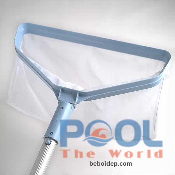 Vợt rác hồ bơi tam giác có khác gì so với vợt rác hình tròn?