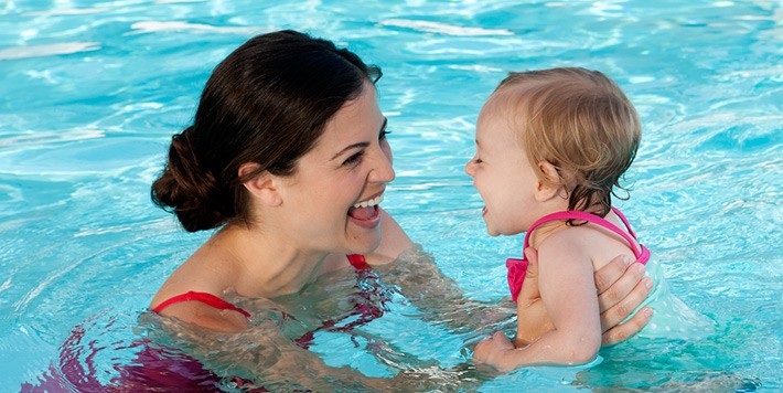 3 bước tự dạy bơi cho bé siêu đơn giản