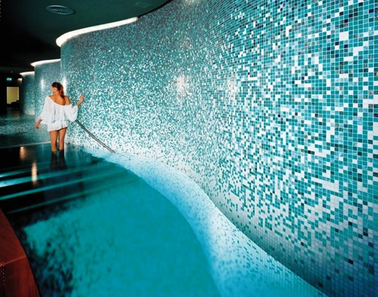 Quy trình ốp gạch Mosaic bể bơi đơn giản