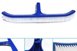 Bàn Chải Hồ Bơi – “Vũ Khí Bí Mật” Giữ Nước Trong Xanh Không Cần Hóa Chất