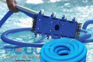 Bàn hút đáy giúp làm sạch hồ bơi nhanh chóng và tiết kiệm công sức
