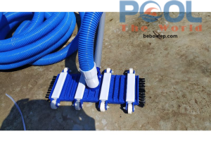 Bàn hút đáy hồ bơi thiết bị không thể thiếu cho nguồn nước sạch
