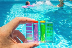 Bí Quyết Dùng SODA Nâng PH+ Trong Nước Bể Bơi: Hết Đục, Hết Xót Mắt