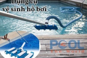 Hút đáy hồ bơi khác gì so với chà sàn và vớt rác?