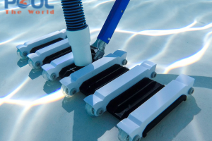 Khớp nối của bàn hút đáy hồ bơi bị nứt có sửa lại được không?