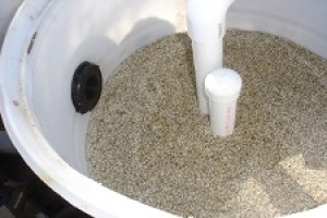 Cách thay thế cát trong bộ lọc bể bơi