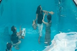 Những bể bơi đẹp nhất thể giới - Chiêm ngưỡng hồ bơi ảo giác tại Nhật Bản