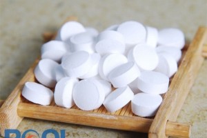 Mối quan hệ giữa clo tan chậm và pH hồ bơi