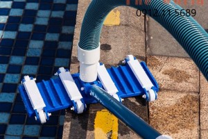 Một Điểm Hút Vệ Sinh Có Đủ Cho Hồ Bơi Dài Không