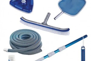Những Dụng Cụ Dọn Bể Bơi Thiết Yếu Giúp Nước Luôn Sạch Sẽ
