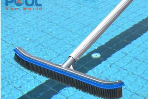 Vì sao khi chà hồ bơi, bụi bẩn và rêu lại bay lên làm nước bị đục?